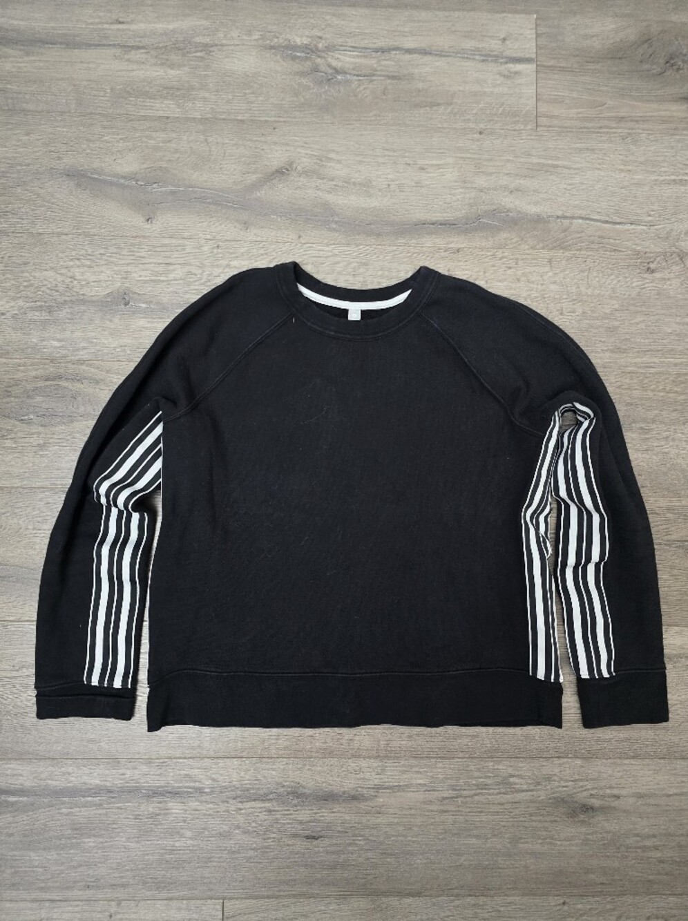Athleta Striped Crewneck Womens Size Medium Black & White Athleisure